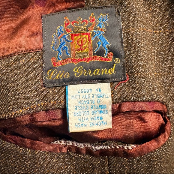 Classic Brown Blazer - Picture 8 of 11